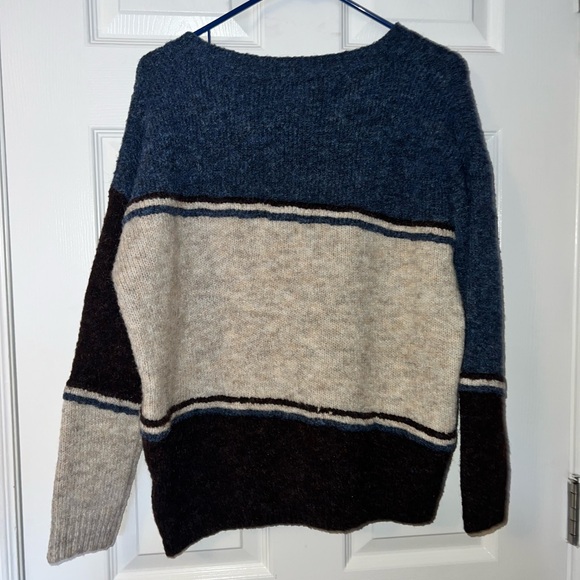 Winter sweater - Picture 2 of 2
